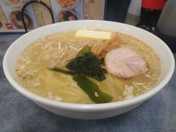 「塩バターラーメン」@中華料理 ぼたんの写真