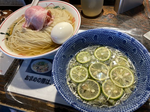 「スダチ冷や冷や＋味玉」@らぁめん小池の写真