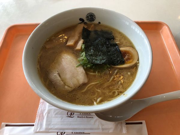 「醤油白湯らーめん」@塩らーめん ひるがおEX 品川キッチンの写真