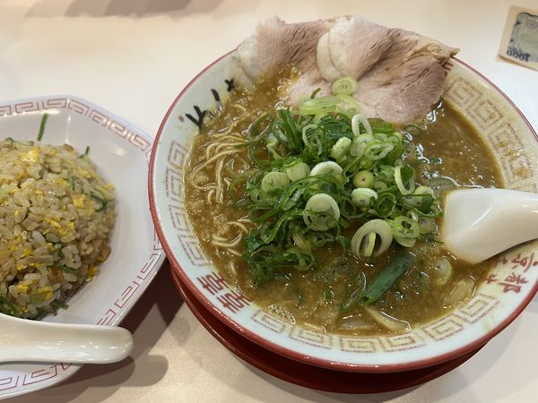 「カレーラーメン＋チャーハンセット（880＋370円）」@麺毅家 京都壬生本店の写真