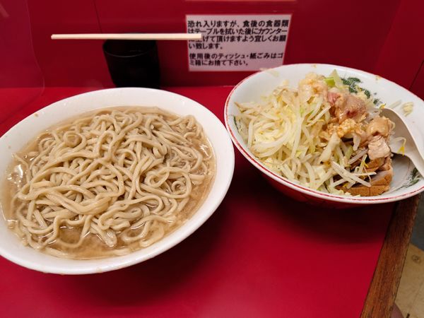 「大豚麺マシ 野菜　ニンニクマシマシ　アブラ  カラメ」@ラーメン二郎 京急川崎店の写真