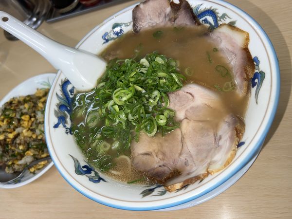 「ラーメン＋ミニ焼きめし（750＋350円）」@ラーメン百万石 七本松店の写真