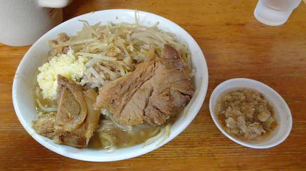 「ラーメン（850円）ニンニクアブラ」@ラーメン もみじ屋の写真