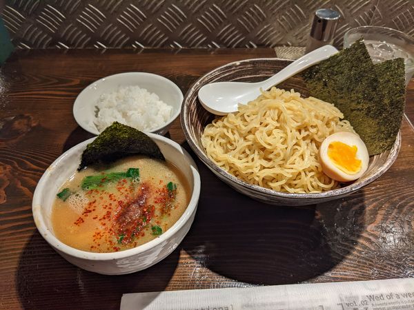 「つけ麺＋味玉半分、海苔２枚」@天虎の写真