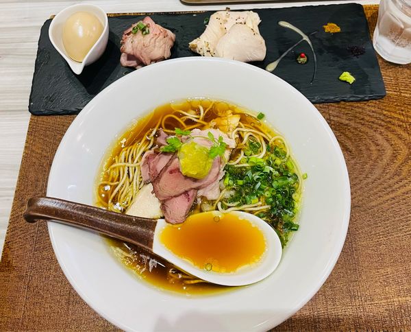 「鶏と水　特製盛」@つくばらーめん 鬼者語 -オニモノガタリ-の写真