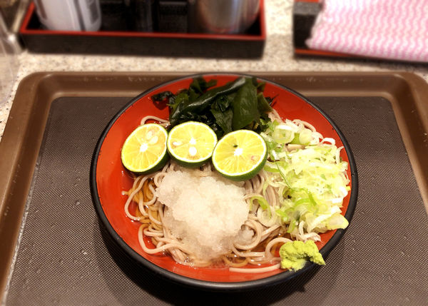 「すだちおろしそば(550円)」@名代 富士そば 北千住東口店の写真