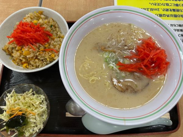 「とんこつラーメン　チャーハンセット」@パレードの写真
