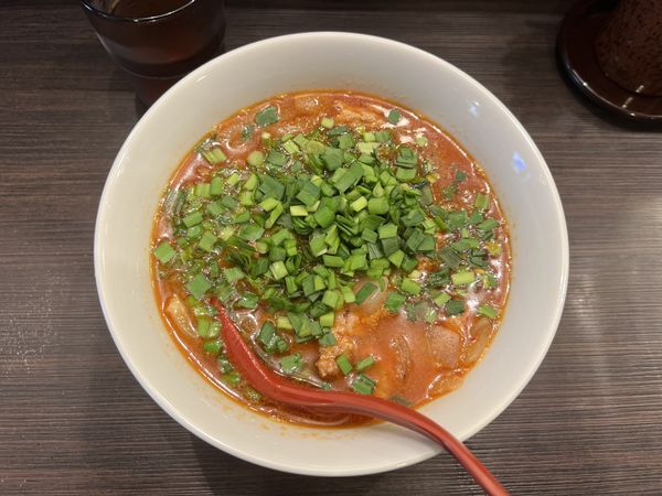 「勝浦式坦々麺(0.5辛)850円」@麺処 じもん 駒込店の写真