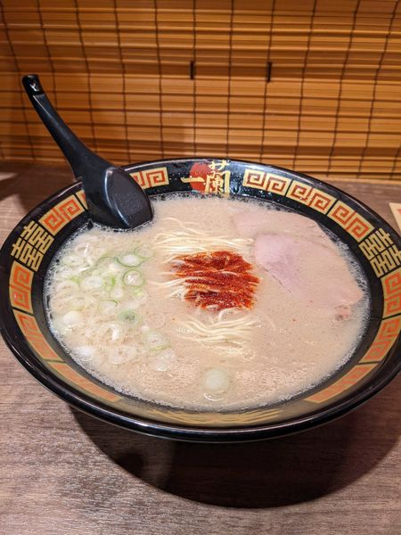 「ラーメン + 替え玉」@一蘭 アトレ上野 山下口店の写真
