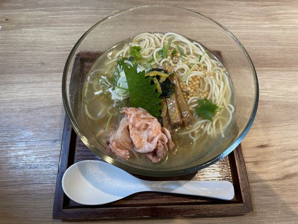 「冷た〜いらーめん（塩）・塩替え玉」@麺や Co粋の写真