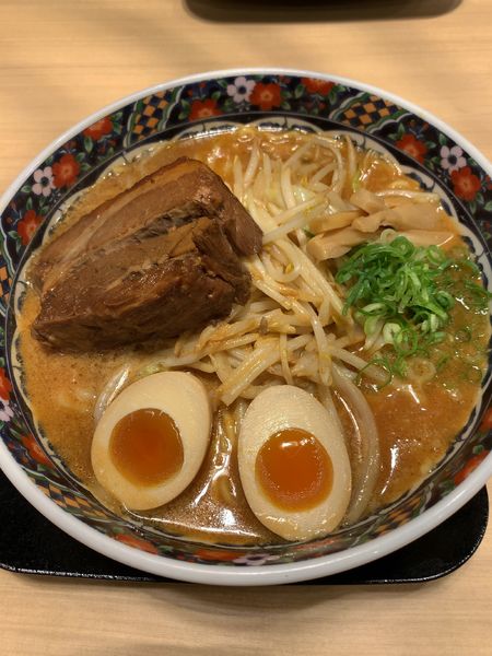 「旨とろ角煮味噌らーめん（990円）」@五穀みそらーめん 味噌屋蔵之介 所沢けやき台店の写真