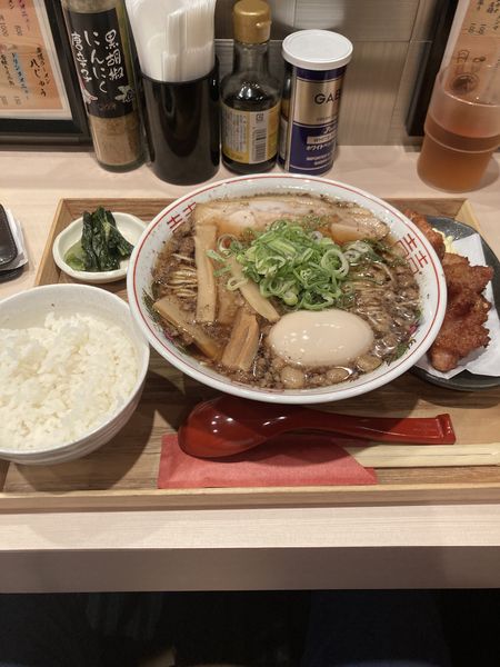 「尾道ラーメン唐揚げセット味玉」@尾道ラーメン 八じゅう 蒲田本店の写真
