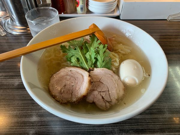 「海老ワンタン入り塩らー麺」@厚木本丸亭の写真