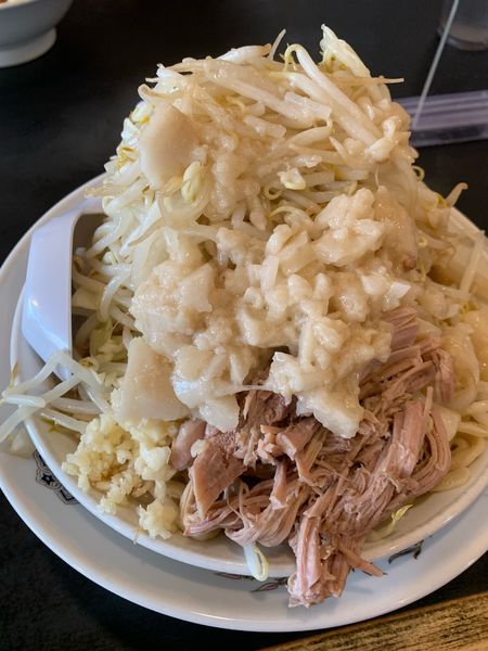 「ラーメン野菜マシマシ脂マシ」@麺とび六方の写真