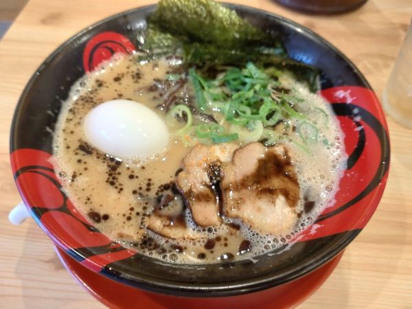 「特製黒豚骨ラーメン」@博多 雷龍の写真