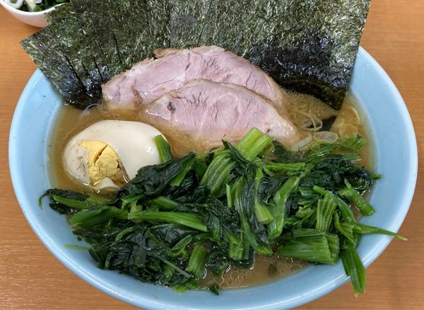 「特製らーめん 海苔 ほうれん草 硬 多」@横浜らーめん 武蔵家 綾瀬店の写真
