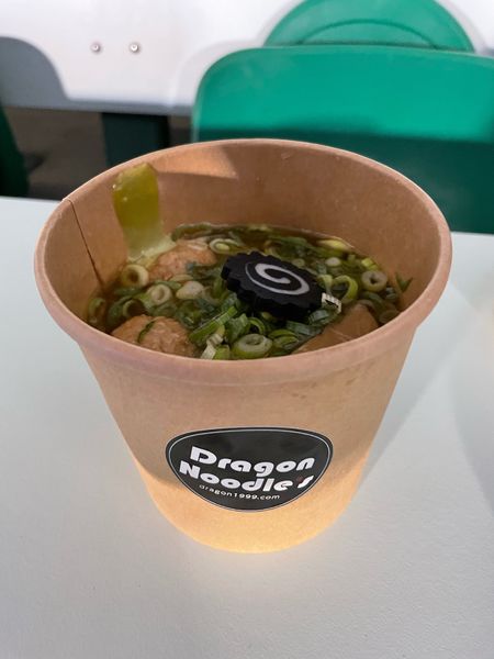 「冷やしラーメン800円」@Dragon Noodle's ドラゴンラーメンの写真