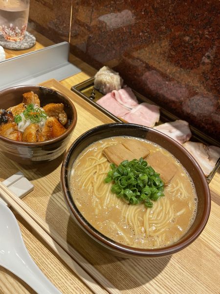 「らぁめん大+特選全部乗せ+賄いご飯」@中華蕎麦 とみ田の写真