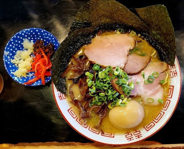 「特性魚介豚骨ラーメン」@博多長浜らーめん 六角堂の写真