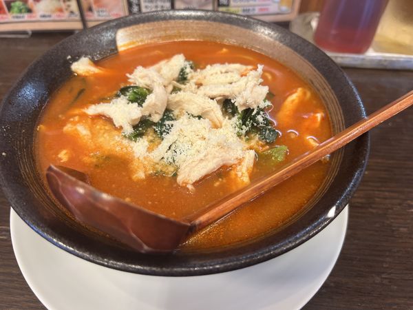 「トマトらーめん」@らーめん駿 ららん藤岡店の写真