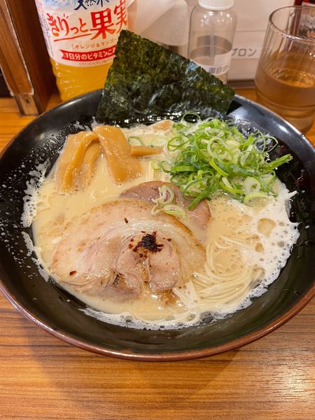 「豚骨ラーメン」@横浜家系ラーメン 壱角家 御徒町店の写真