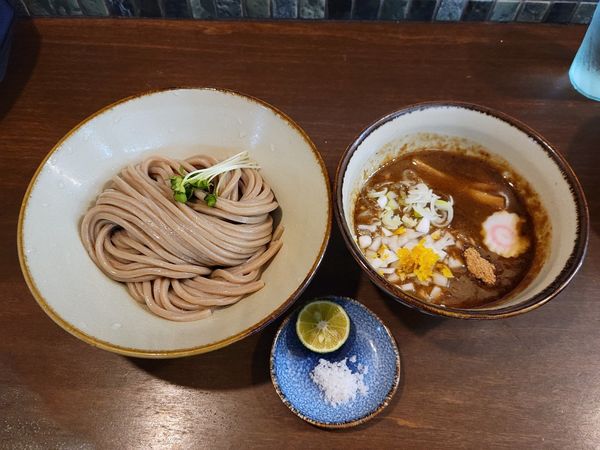 「つけ麺 小(180㌘) + すだちと特選塩セット」@麺屋みつば＋クローバーの写真