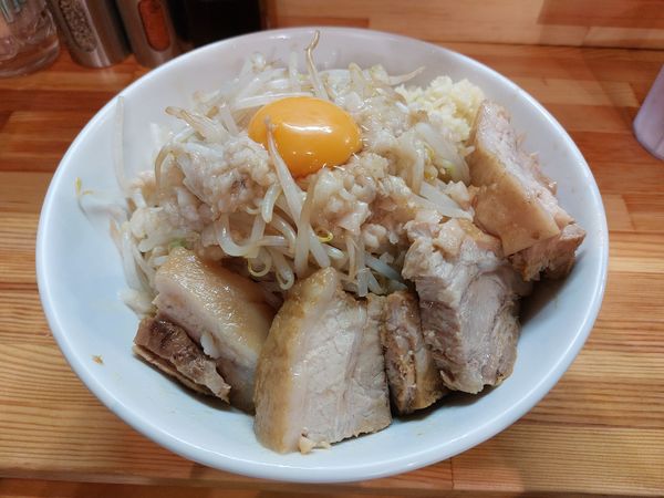 「肉増しまぜそば醤油並」@麺処 MAZERUの写真