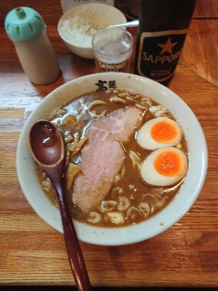 「ビール (中) ＋ らあ麺 ＋ 醤油玉子 (味玉)」@麺 髙はしの写真