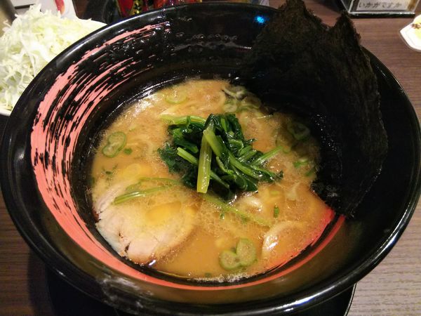 「豚骨醤油　＋サラダバー：無料」@麺匠あじゃりの写真