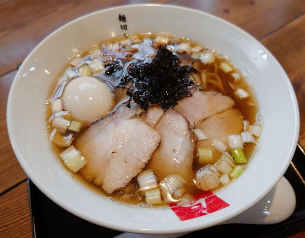 「ラーメン 煮干しだし【限定】」@麺切り 白流の写真