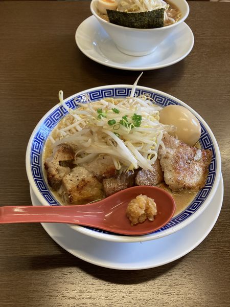 「みそ豪ーめん(中)煮玉子」@豪ーめん 八戸尻内店の写真