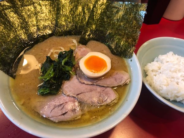 「ラーメン三七十盛り」@ラーメン三七十家の写真