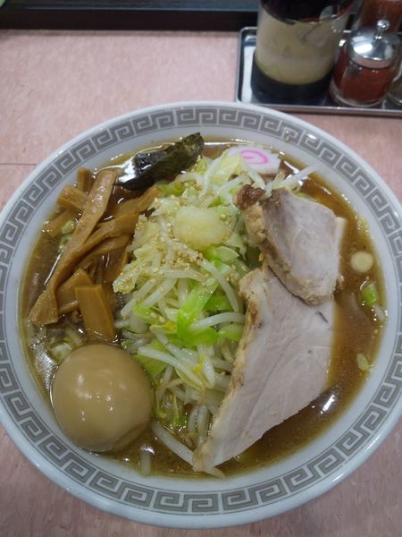 「中華そば(小)730円野菜120円(麺カタメ・濃いめ)」@所沢大勝軒の写真