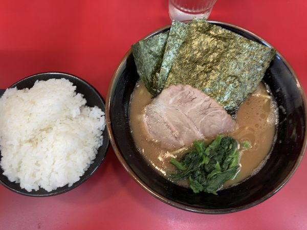 「ラーメン並」@横浜ラーメン 山本家の写真