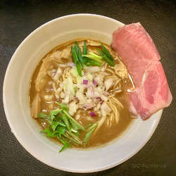 濃厚煮干し豚骨ラーメン800円