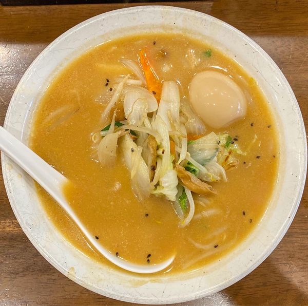 「辛口味噌タンメン ¥1,100 トッピング（味玉）¥100」@自家製多加水極太麺 ISAMIの写真