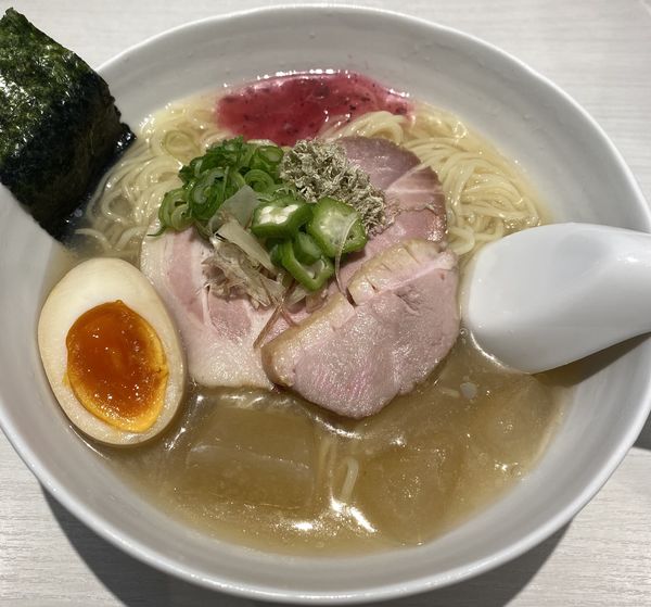 「【限定】鴨✖️鷄✖️貝出汁　冷やし塩らーめん　１１００円」@淡麗拉麺 己巳の写真