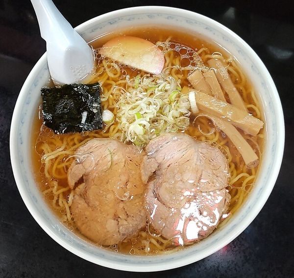 「ラーメン700円 ・大盛150円」@前田家の写真