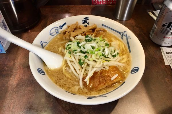 「ニンニクら〜麺(並) 950円＋アサヒスーパードライ350円」@麺屋武蔵 武骨外伝の写真