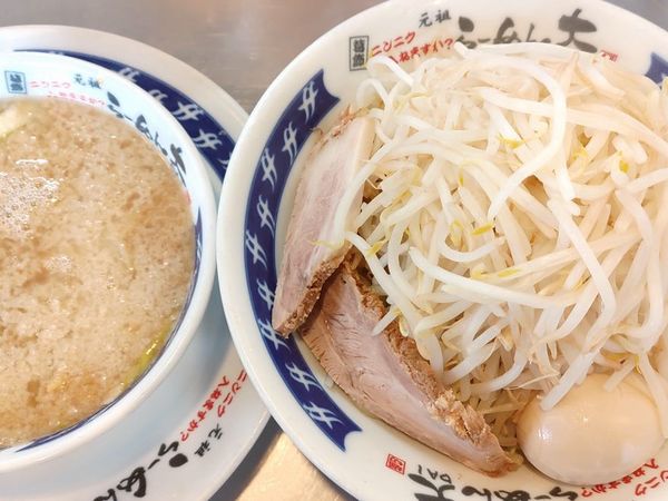 「つけめん＋味玉（野菜多め、ニンニク脂マシ）」@らーめん大 平井店の写真