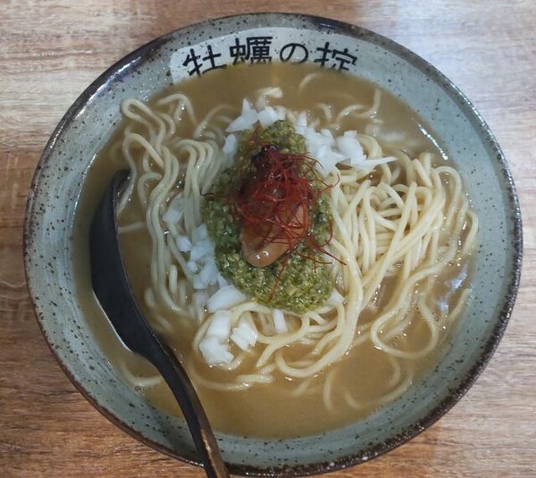 「牡蠣熟成醤油ラーメン大盛り」@牡蠣の掟の写真