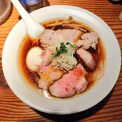 特製醬油そば、など