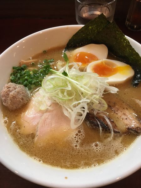 「特製濃厚醤油鶏そば」@麺屋 くまがいの写真