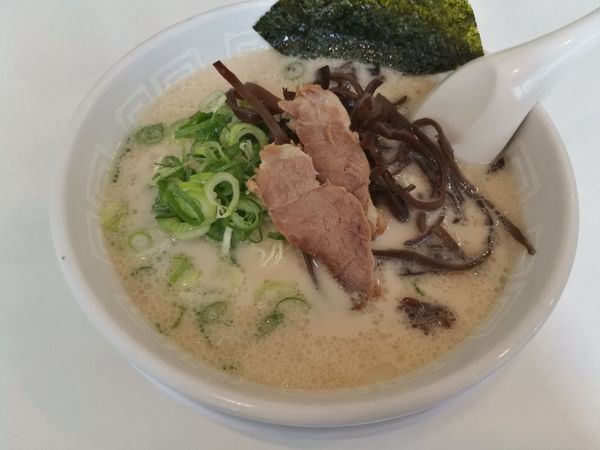 「ラーメン550円」@博多天神 新橋1号店の写真