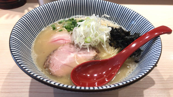 「《 限定 》 やさしい濃厚しおらーめん　￥950」@長男、もんたいちおの写真