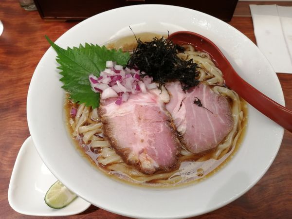 「【限定】煮干し冷やしそば　醤油　900円」@三馬路 東京店の写真