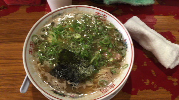 「らーめん 800円 替玉100円」@中洲屋台 長浜ラーメン 初代 健太の写真