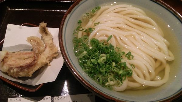 「冷かけ 小 460円＋ゲソ 120円」@香川 一福 神田本店の写真