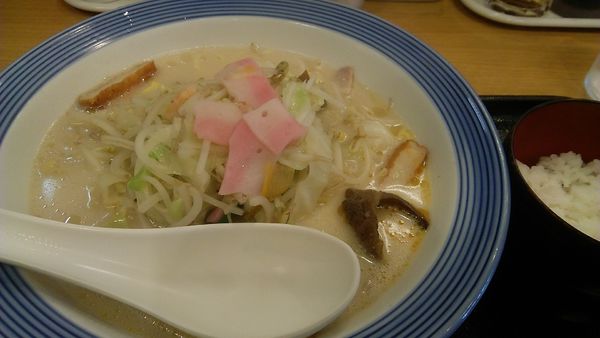 「長崎ちゃんぽん 680円＋ごはん 140円」@長崎ちゃんぽん リンガーハット 新小岩南口店の写真