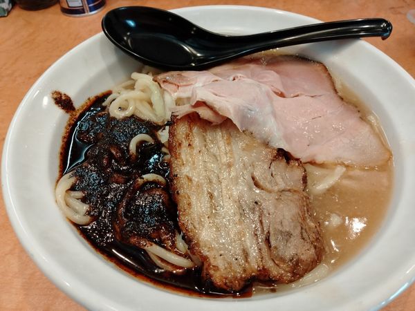 「辛ド豚骨」@ド豚骨 貫の写真